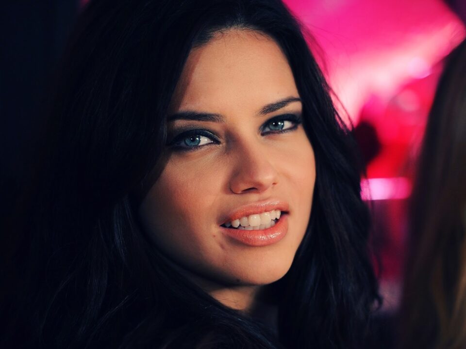Adriana Lima 28
