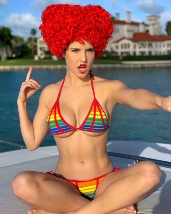 Amanda Cerny 18