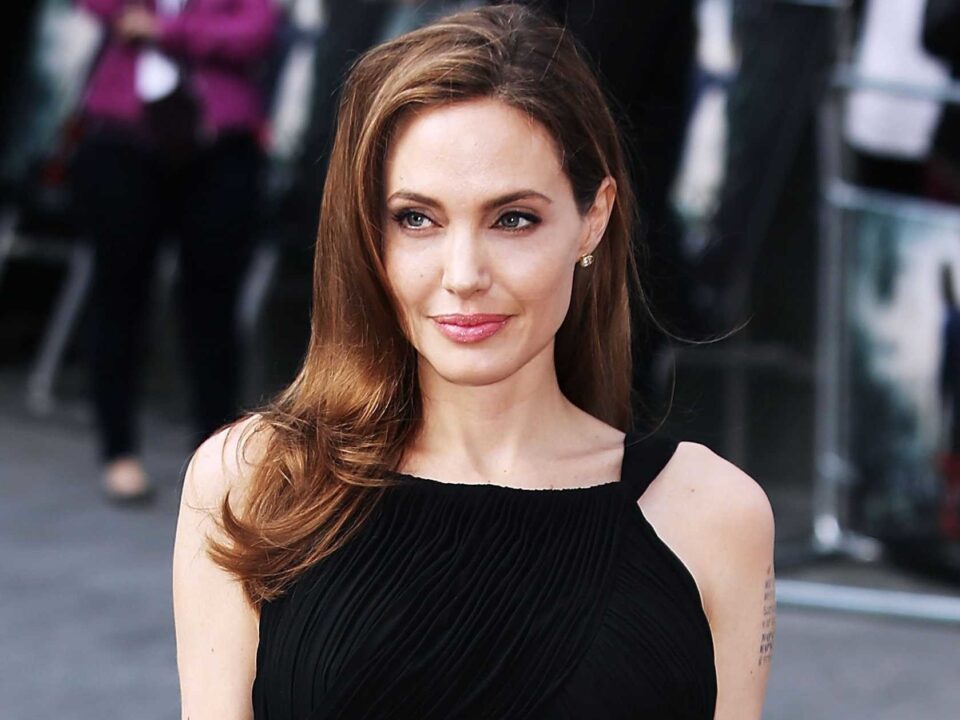 Angelina Jolie 07