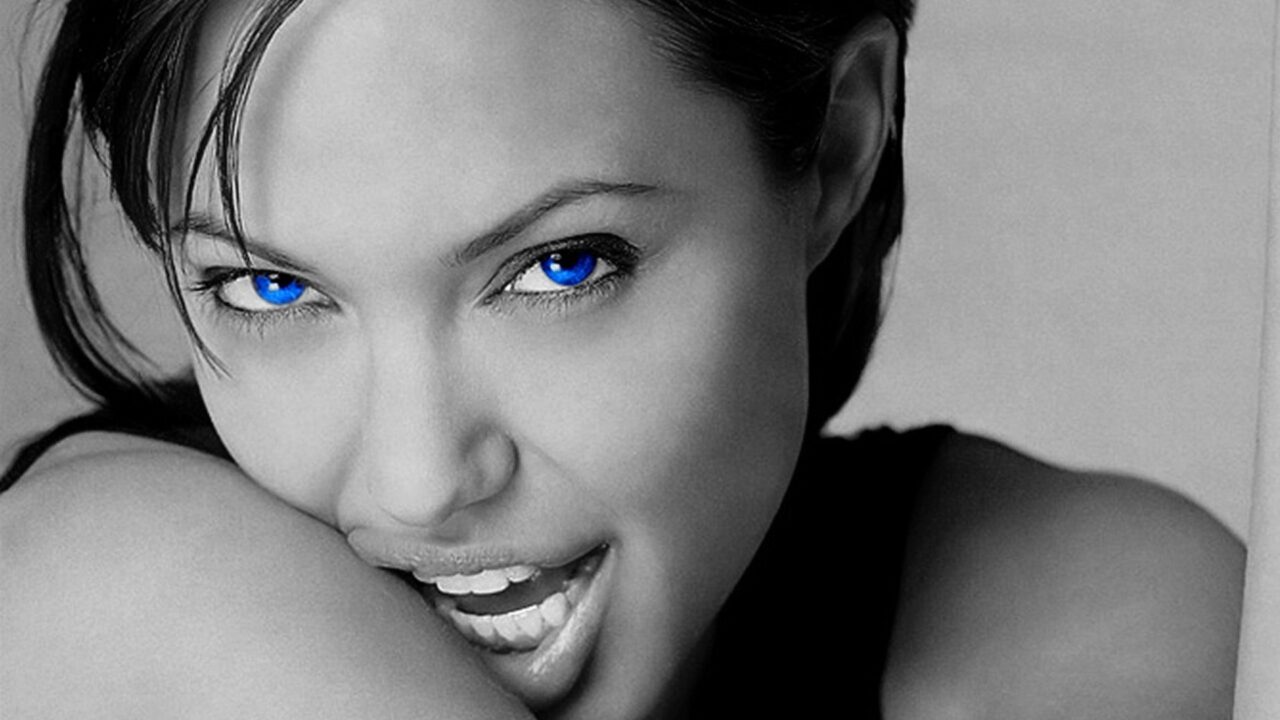 Angelina Jolie 31