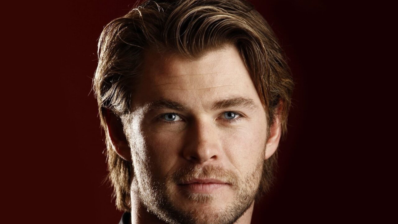 Chris Hemsworth 32