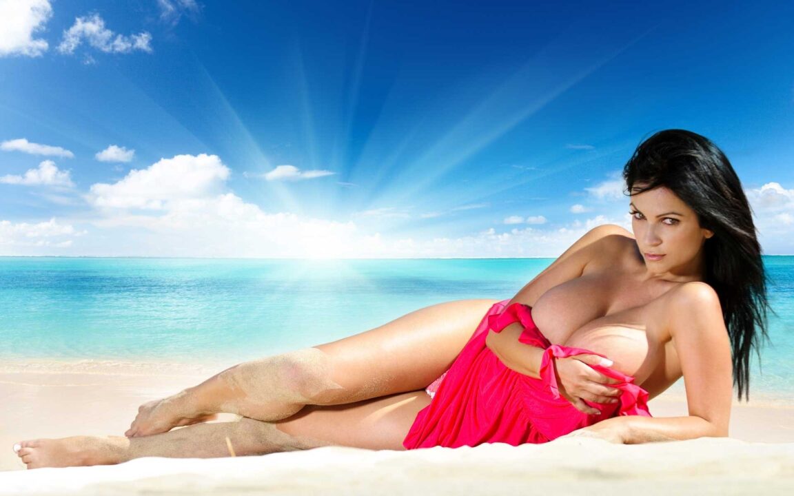 Denise Milani 48