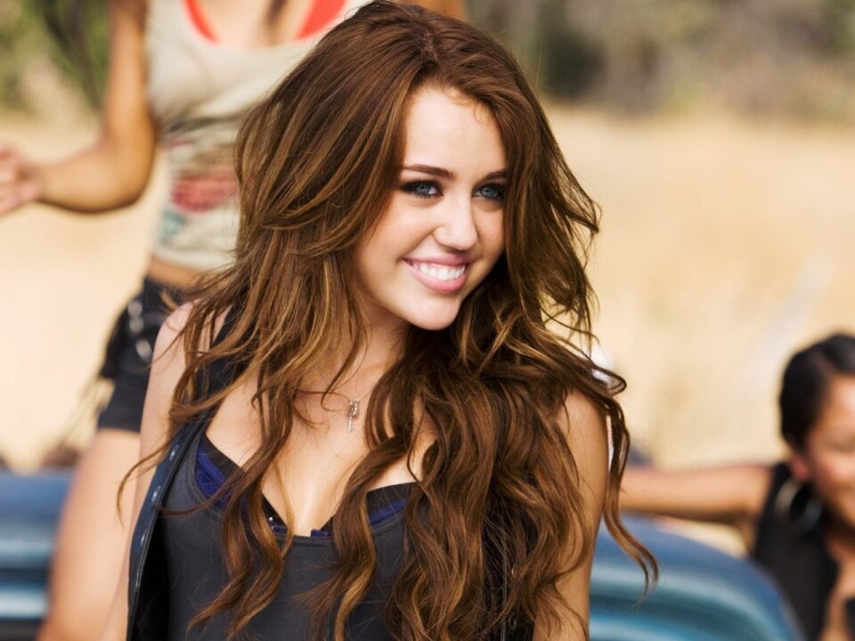 Miley Cyrus 19