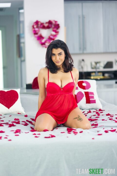 Roxie Sinner 10