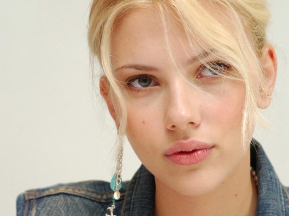 Scarlett Johansson 16