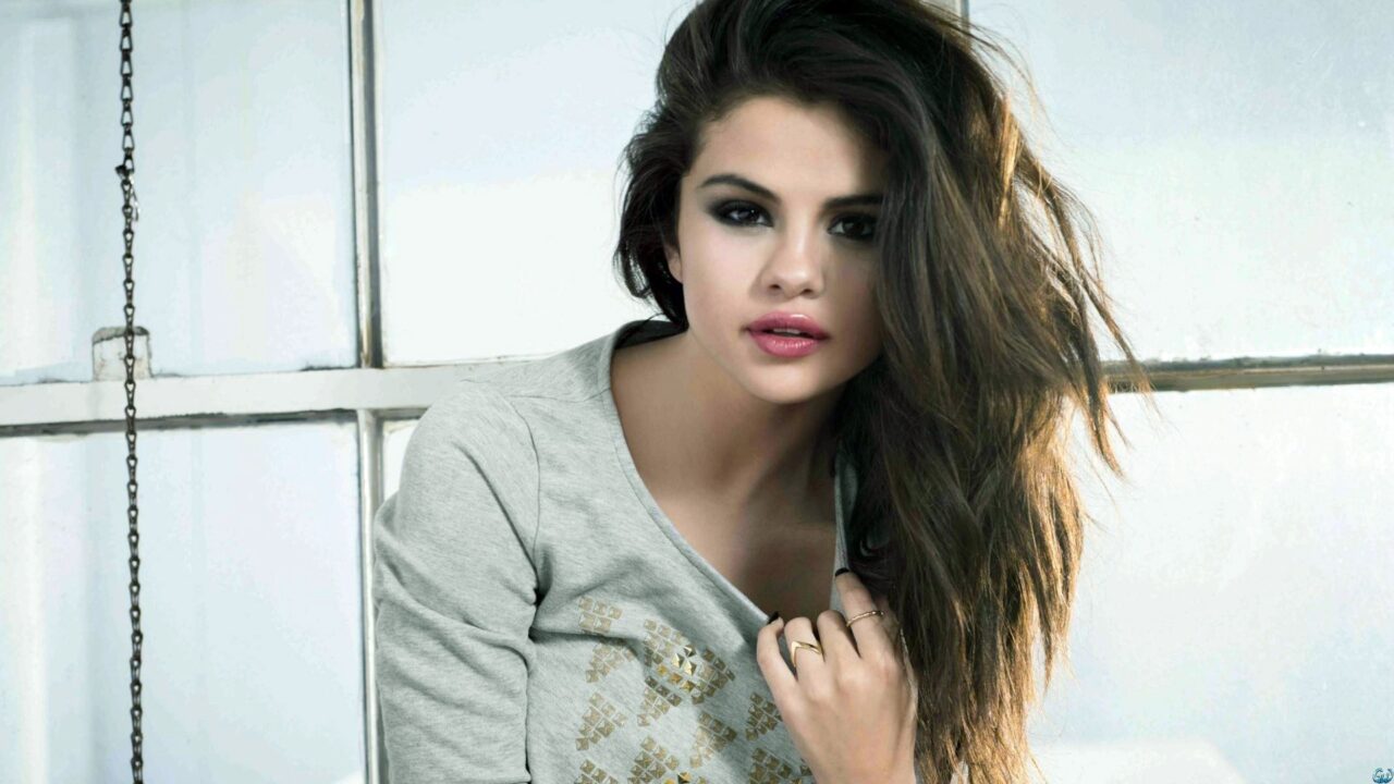 Selena Gomez 02
