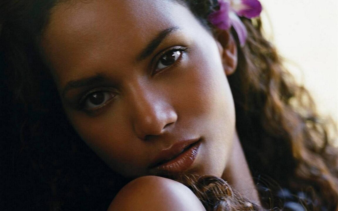 Halle Berry 09