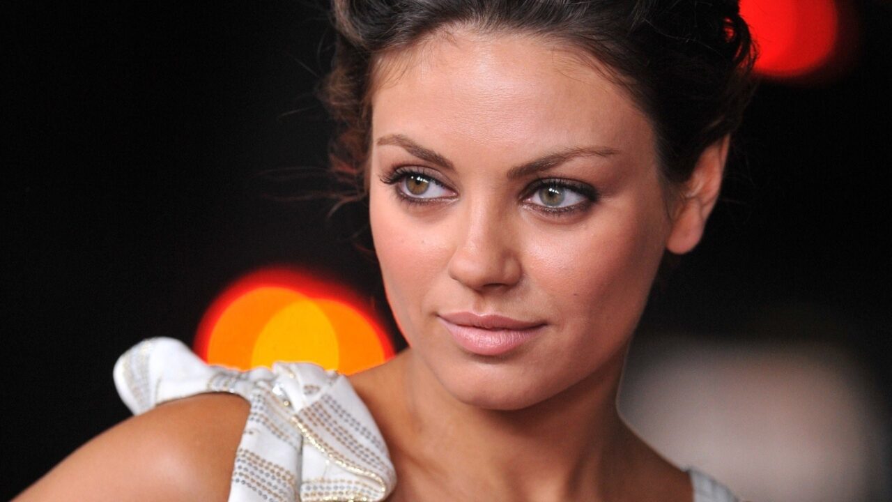 Mila Kunis 02