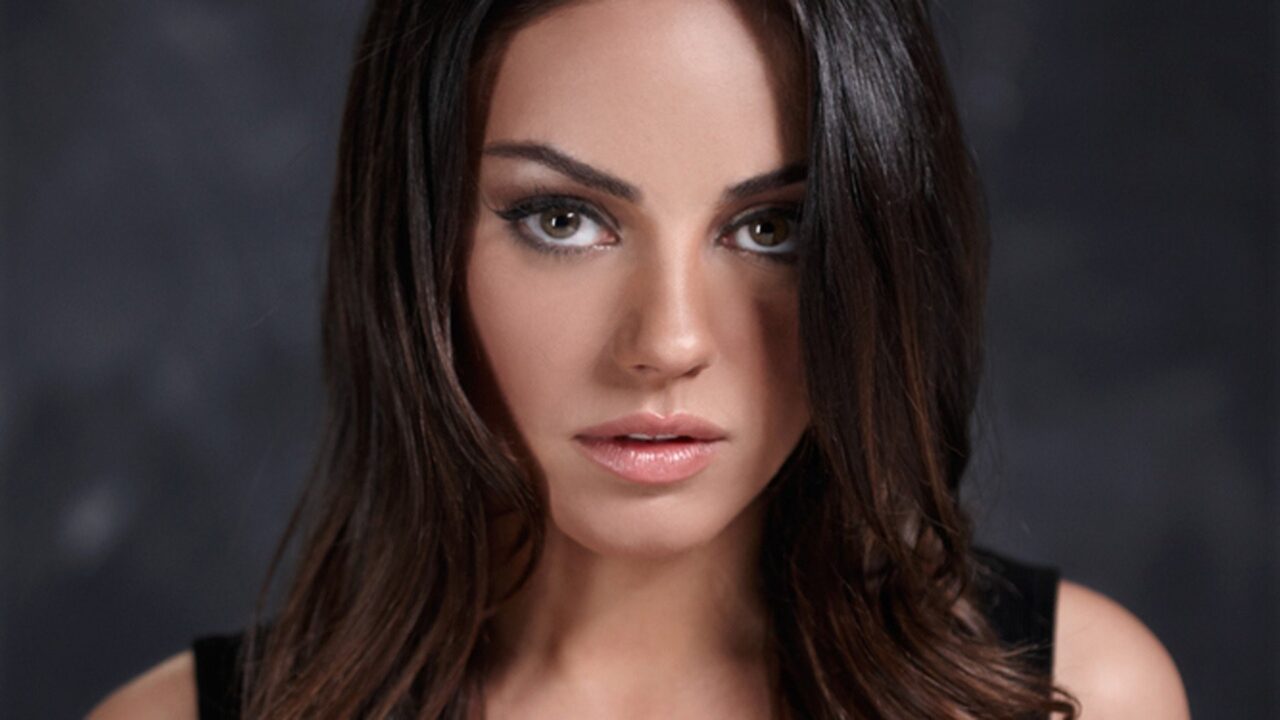 Mila Kunis 04