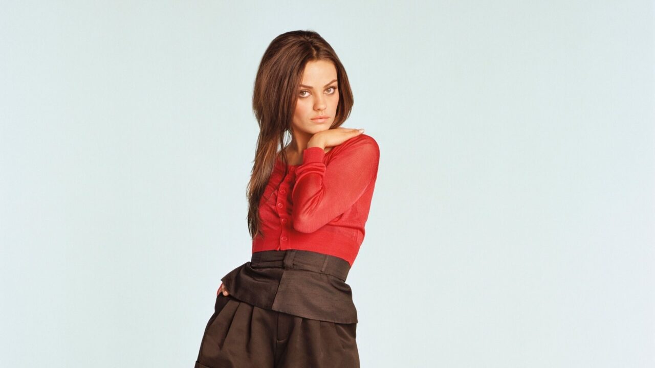 Mila Kunis 30