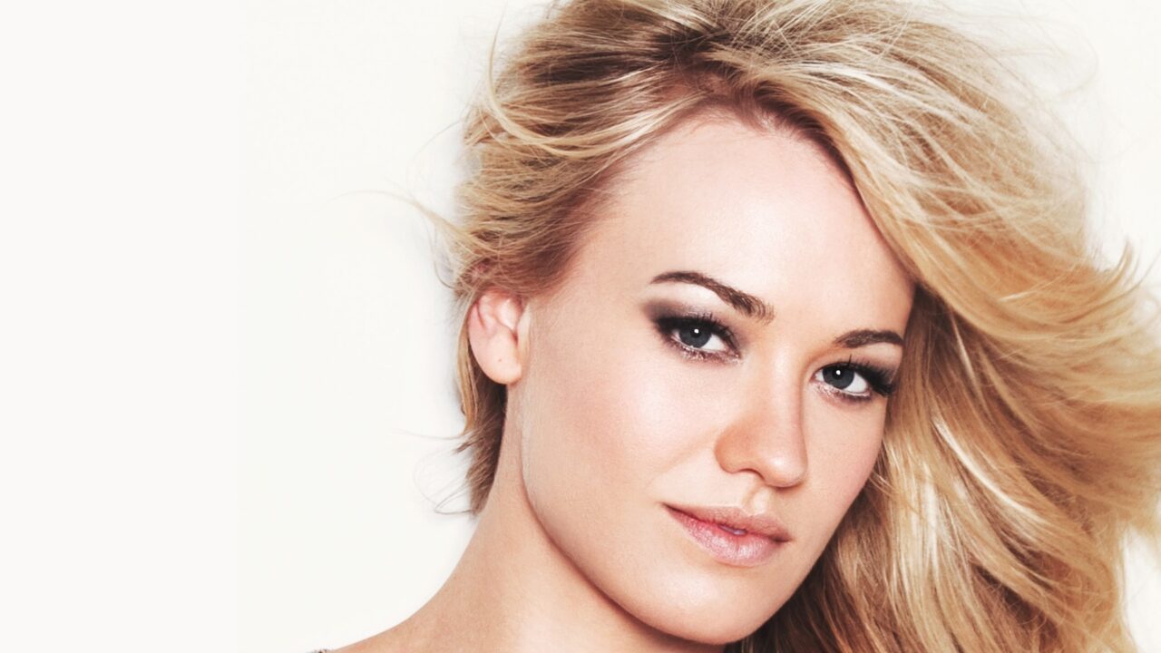 Yvonne Strahovski 05