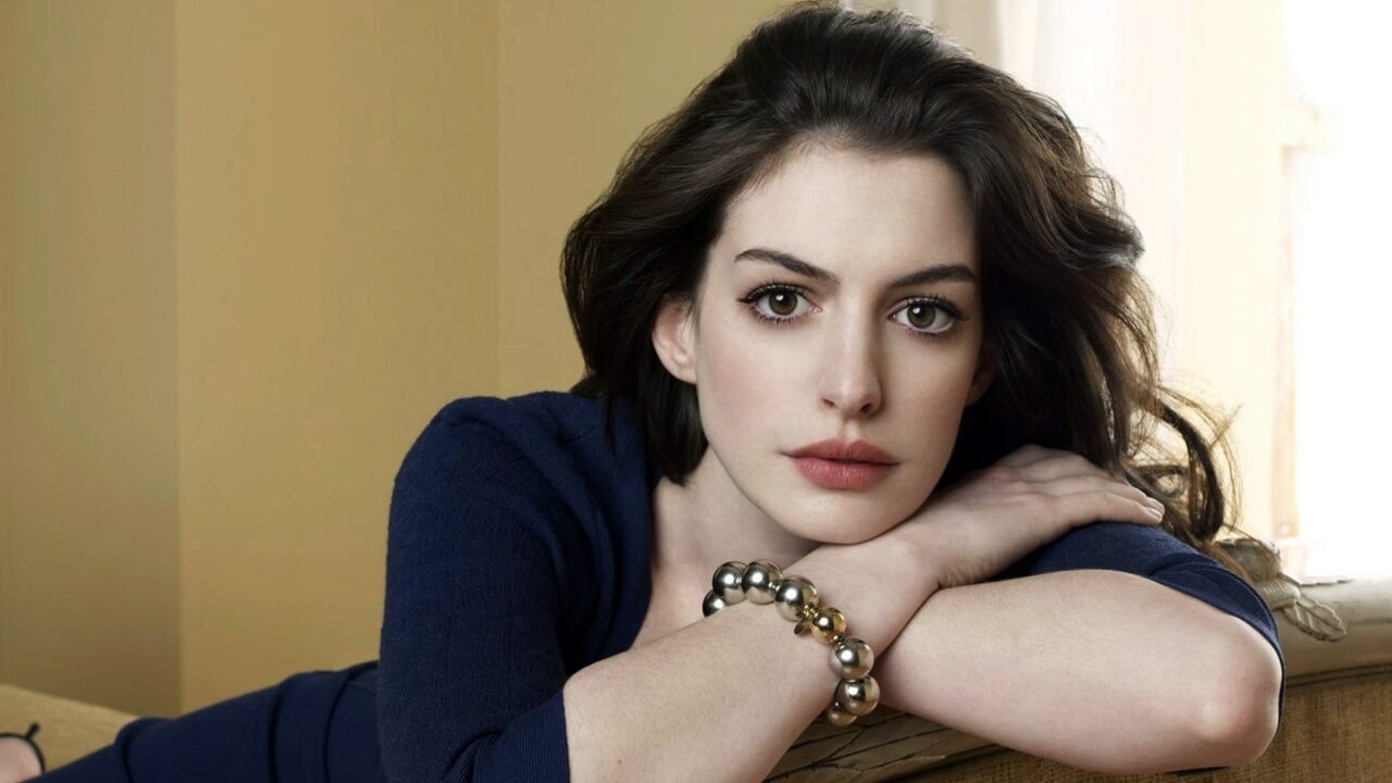 Anne Hathaway 35