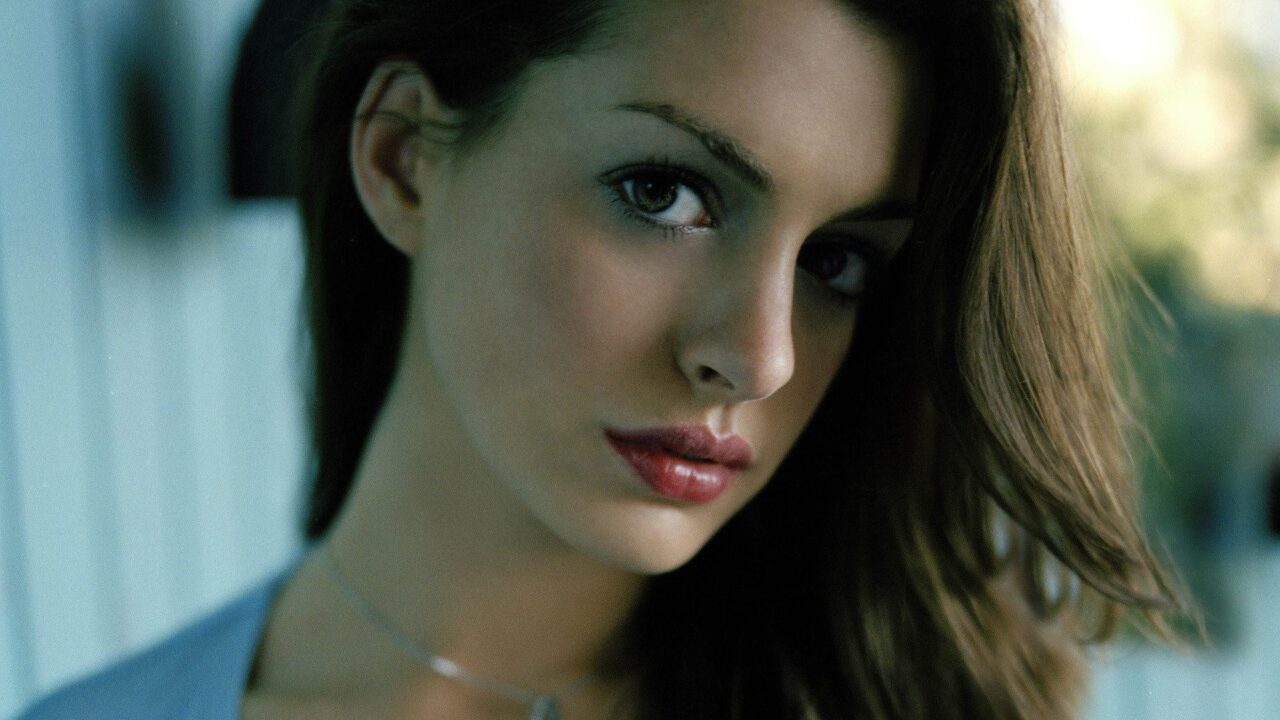 Anne Hathaway 40