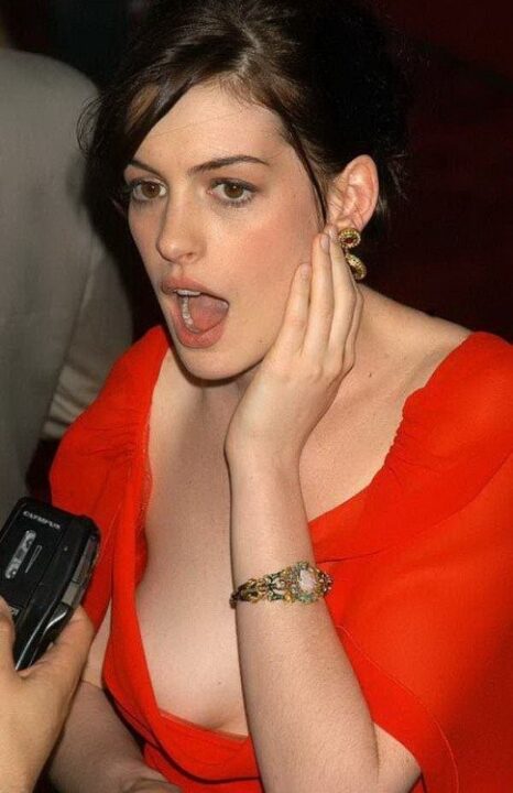 Anne Hathaway 51