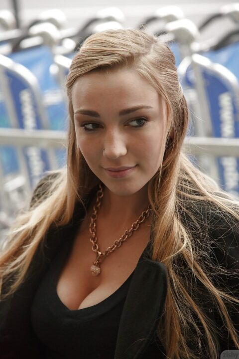 Kendra Sunderland 10