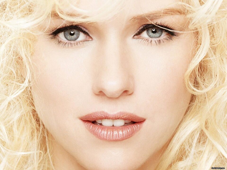 Naomi Watts 17